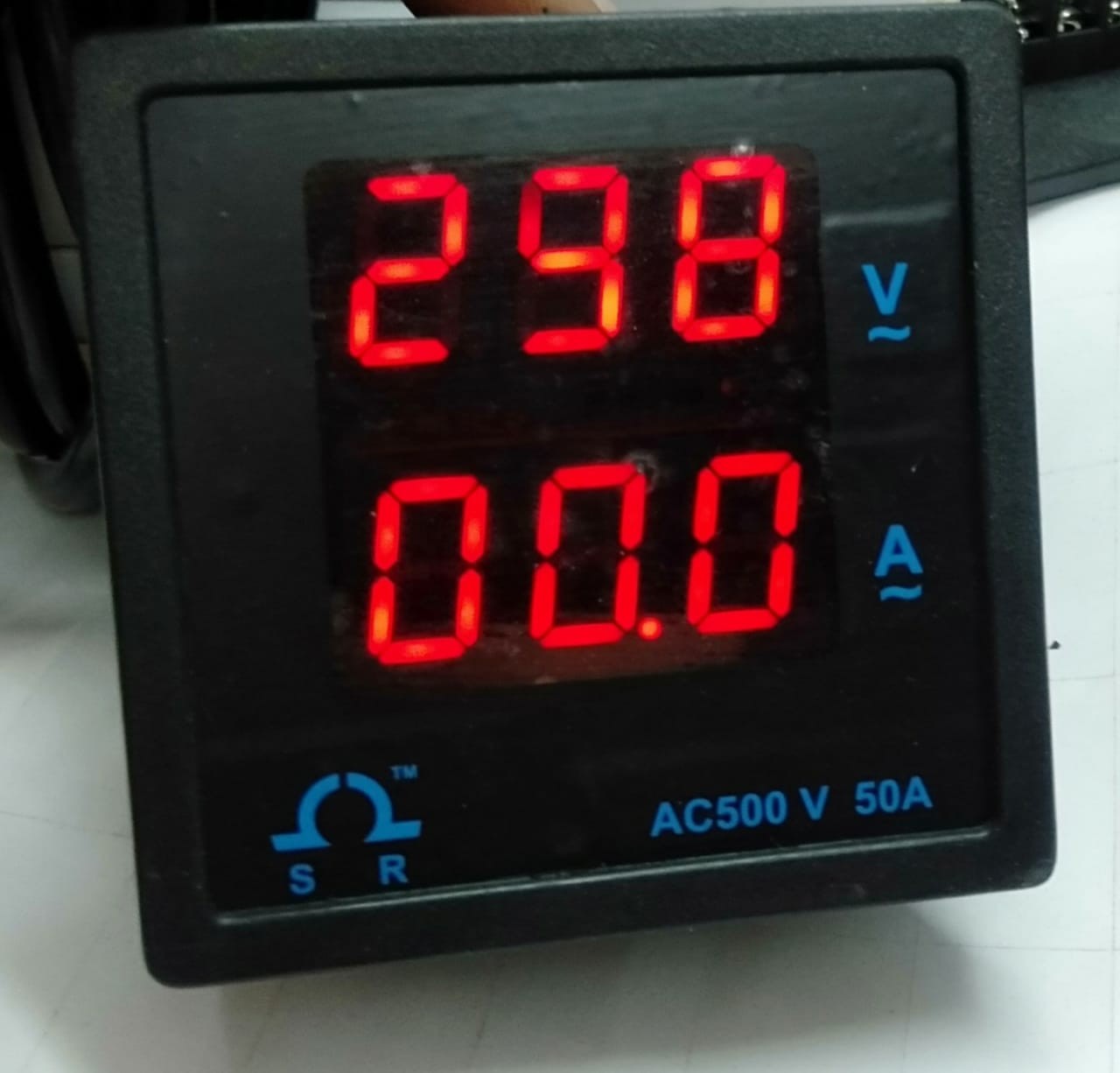 Digital Panel Meters in Neivelly.